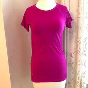Athleta work out tee-pink-Small
